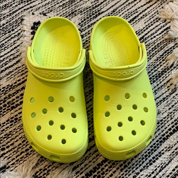 lime green crocs women's